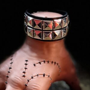 PULSERA TACHUELAS