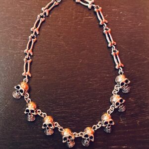 COLGANTE CALAVERAS